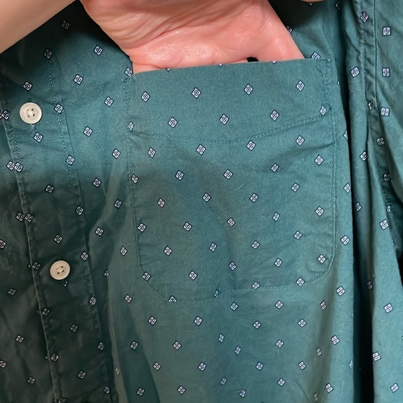 American Eagle size XXL green long sleeve button down shirt with front pocket - Picture 4 of 8